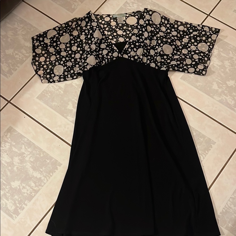 Traces Black and White Midi Dress
